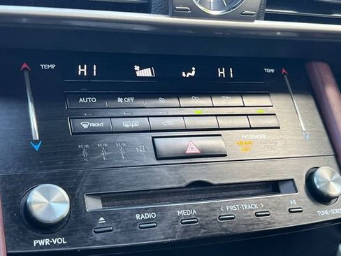 Used 2017 Lexus IS 200t image 22