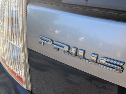 Used 2013 Toyota Prius Plug-In Hybrid image 10