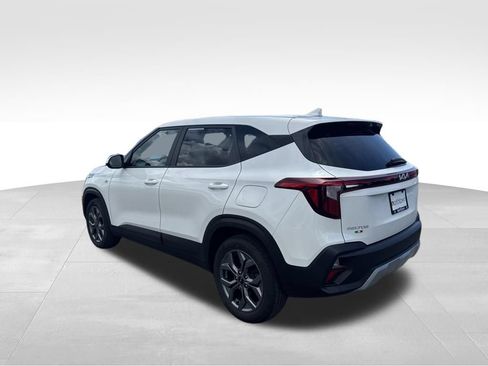 Used 2024 Kia Seltos LX AWD/4WD image 3