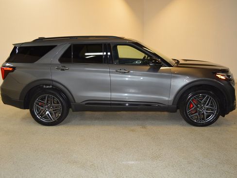 Certified 2025 Ford Explorer ST-Line w/ ST-Line Street Pack AWD/4WD image 2
