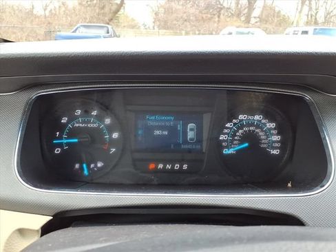 Used 2018 Ford Taurus SE FWD image 22