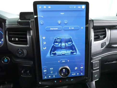 Used 2022 Ford F150 Lightning Platinum image 18