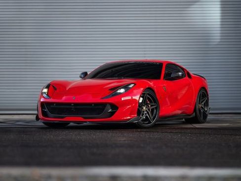 Used 2018 Ferrari 812 Superfast image 1