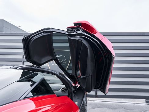 Used 2021 McLaren 720S Performance image 32