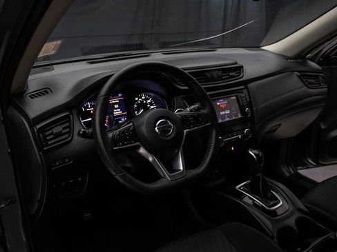 Used 2019 Nissan Rogue SV image 26