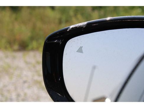 Used 2023 Chrysler Pacifica Limited image 39