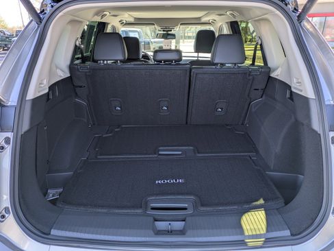 New 2026 Nissan Rogue Platinum image 13