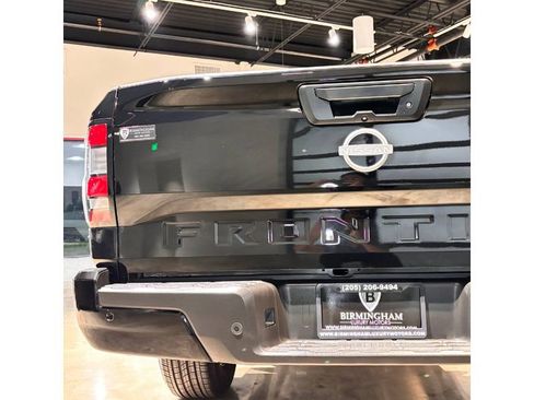 Used 2025 Nissan Frontier SV image 16