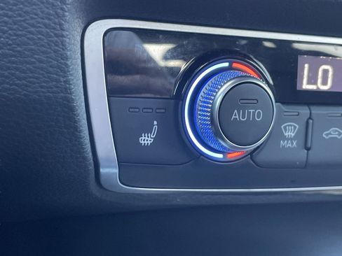 Used 2020 Audi Q3 2.0T Premium Plus w/ Premium Plus Package image 26