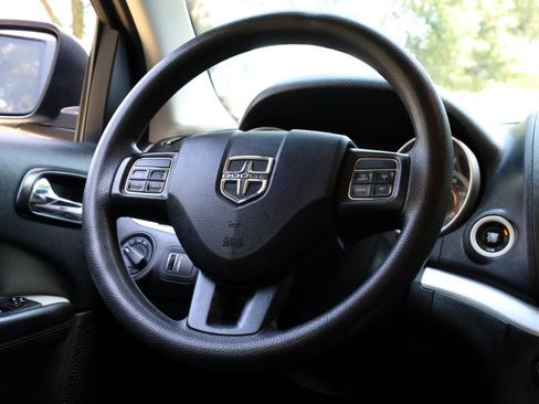 Used 2020 Dodge Journey SE w/ Blacktop Package image 6