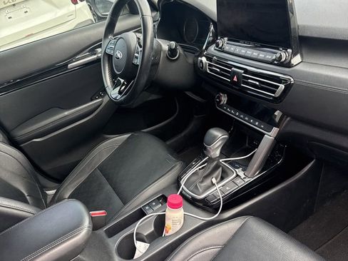 Used 2021 Kia Seltos SX AWD/4WD image 16