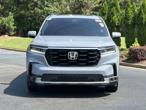 Used 2024 Honda Pilot Elite image 3