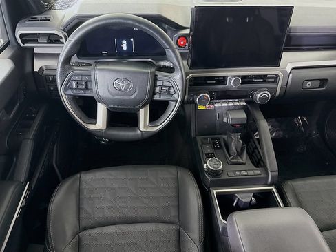 Used 2025 Toyota 4Runner TRD Off-Road Premium AWD/4WD image 4