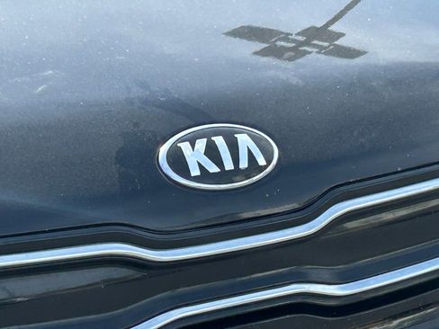Used 2017 Kia Soul + FWD image 10