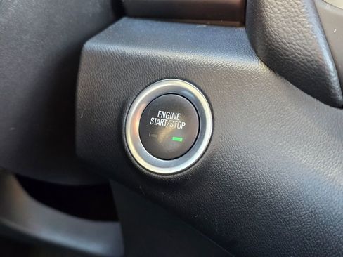 Used 2024 GMC Terrain SLE image 33