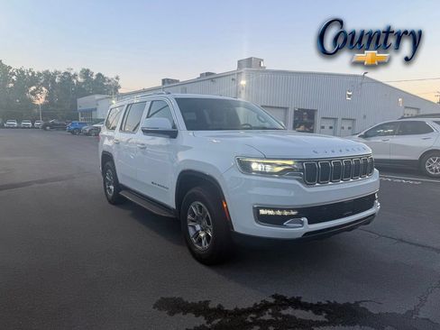 Used 2022 Jeep Wagoneer Series I w/ Convenience Group I AWD/4WD image 1