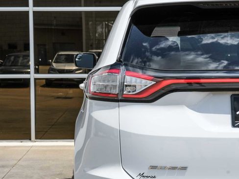 Used 2017 Ford Edge SE image 41