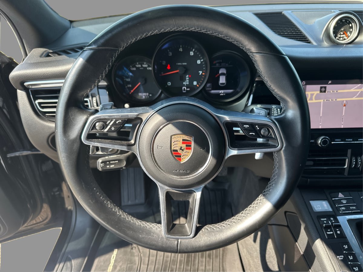 Used 2020 Porsche Macan w/ Premium Package Plus AWD/4WD image 25