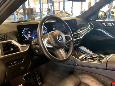 Used 2025 BMW X6 xDrive40i w/ Climate Comfort Package AWD/4WD image 16