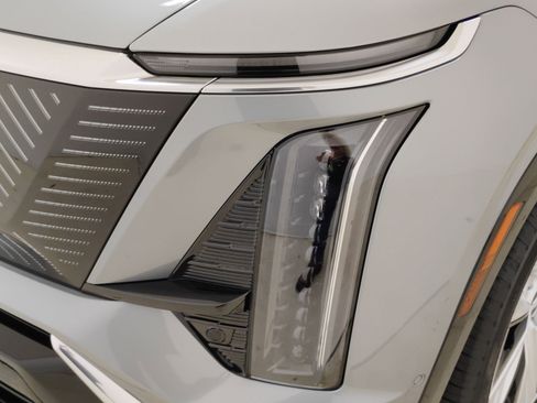 New 2026 Cadillac Vistiq Luxury w/ LPO, Floor Liner Package image 33