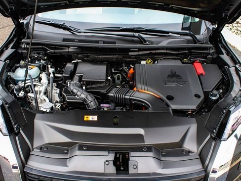 New 2025 Mitsubishi Outlander SEL image 50