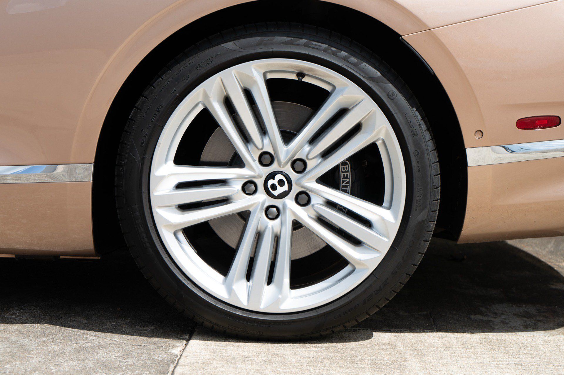 Used 2022 Bentley Continental GT AWD/4WD image 39