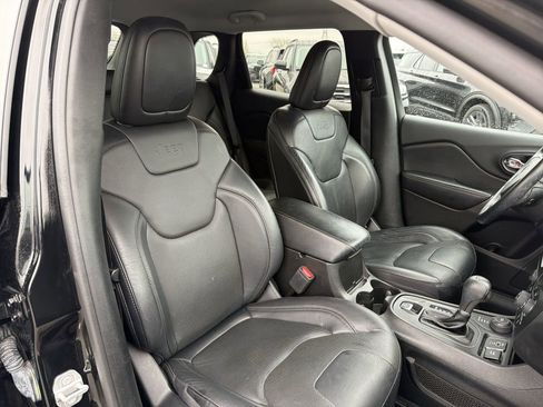 Used 2021 Jeep Cherokee Latitude Lux w/ Comfort/Convenience Group AWD/4WD image 23
