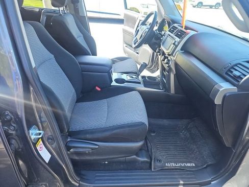 Used 2016 Toyota 4Runner SR5 RWD image 12