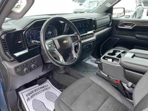 Used 2024 Chevrolet Silverado 1500 LT image 4