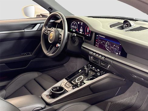 Used 2025 Porsche 911 Carrera image 28