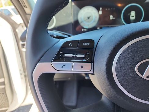 New 2025 Hyundai Elantra SEL image 25