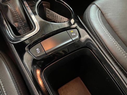 Used 2017 Chevrolet Cruze LT image 32