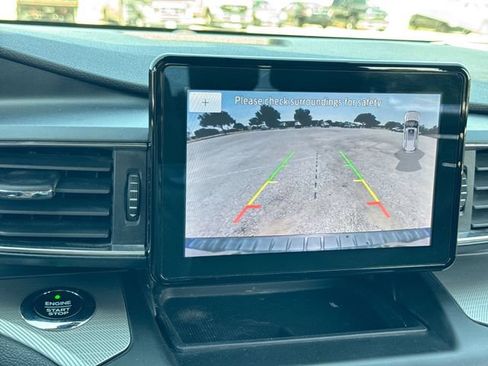 Used 2020 Ford Explorer XLT w/ Equipment Group 202A RWD image 17