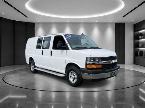 Used 2022 Chevrolet Express 2500 w/ Driver Convenience Package RWD image 3