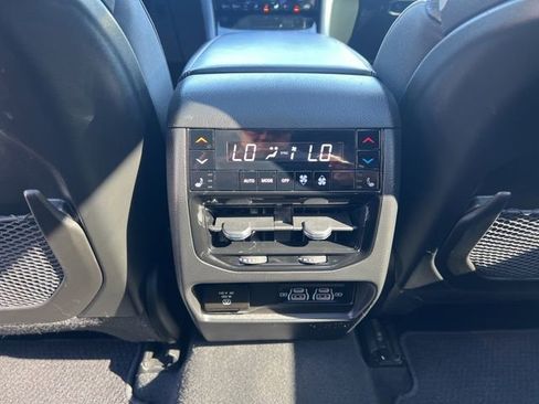 Used 2023 Jeep Grand Cherokee Summit AWD/4WD image 19