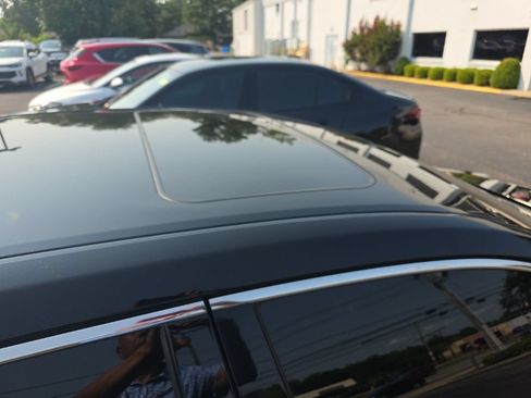 Used 2016 Toyota Avalon Touring FWD image 5