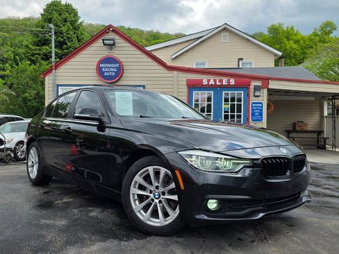 Used 2017 BMW 320i xDrive Sedan AWD/4WD image 2