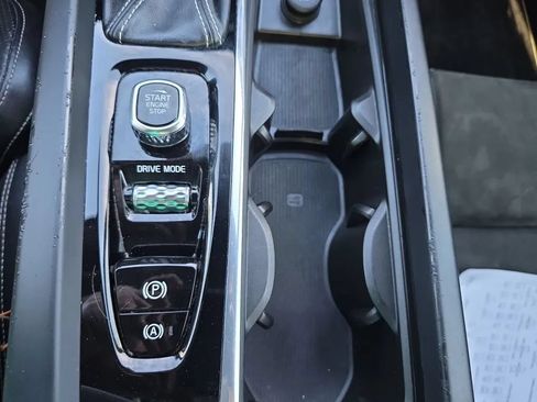 Used 2018 Volvo XC60 T5 R-Design w/ Protection Package AWD/4WD image 32
