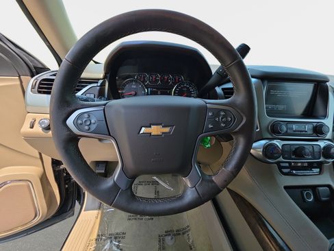 Used 2017 Chevrolet Suburban LS RWD image 17