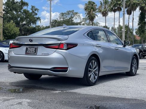 Used 2020 Lexus ES 300h w/ Premium Package FWD image 13