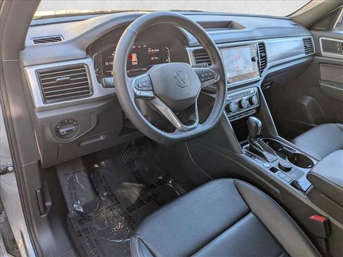 Used 2022 Volkswagen Atlas Cross Sport SE image 10