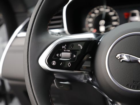 New 2026 Jaguar F-PACE SVR AWD/4WD image 22