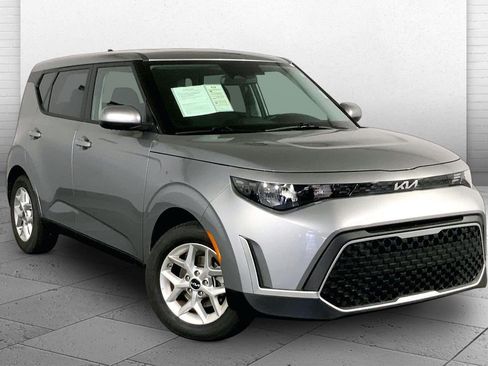 Used 2025 Kia Soul LX w/ LX Technology Package FWD image 1