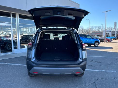 Used 2023 Nissan Rogue SV image 18