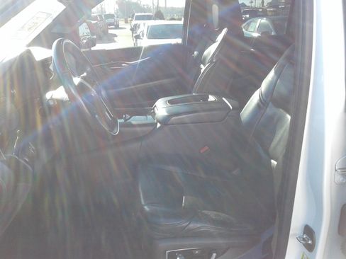 Used 2016 Cadillac Escalade Platinum image 18