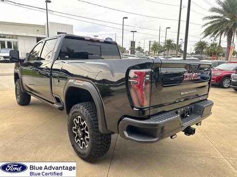 Used 2025 GMC Sierra 2500 AT4X AWD/4WD image 8