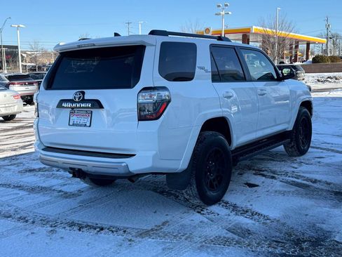 Certified 2024 Toyota 4Runner TRD Off-Road Premium image 4