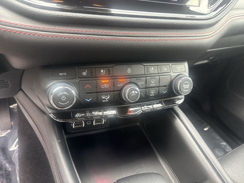 Used 2024 Dodge Durango GT AWD/4WD image 18