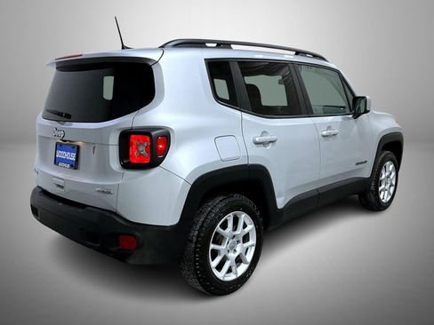 Used 2020 Jeep Renegade Latitude w/ Cold Weather Group image 5