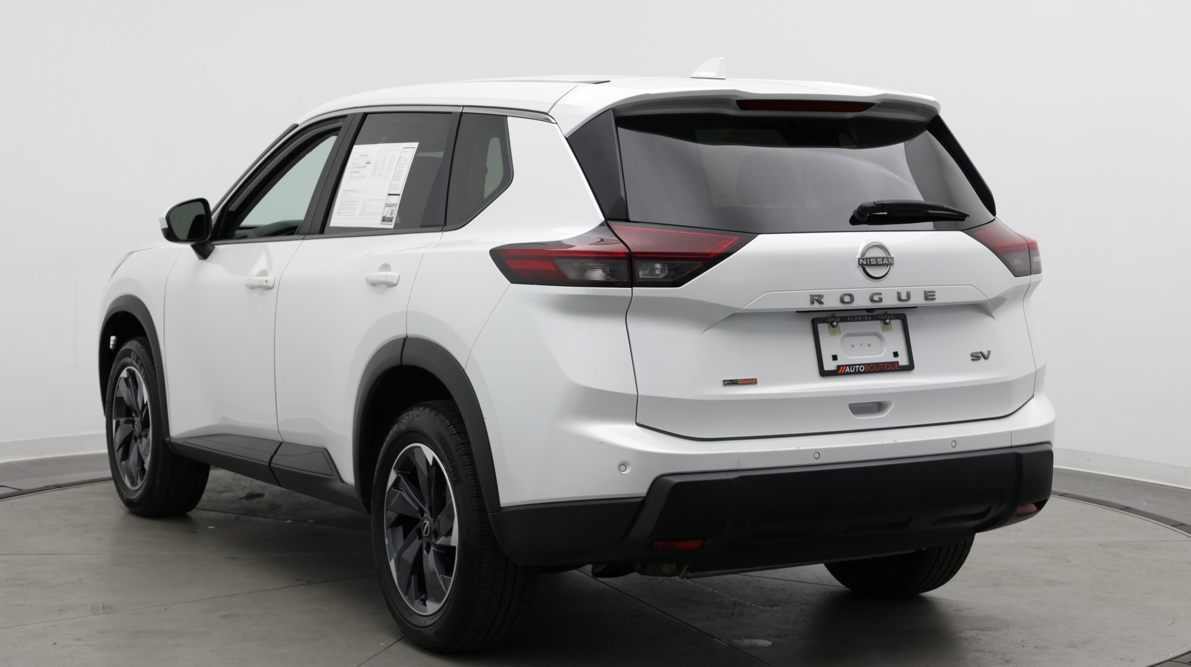 Used 2024 Nissan Rogue SV FWD image 5